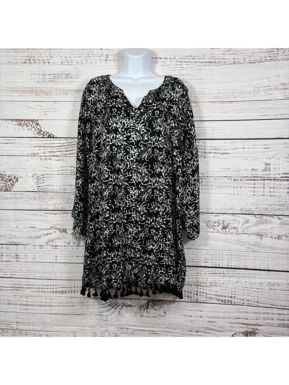 Soft Surroundings Black Floral V Neck 3/4 Sleeve Tassel Hem Coverup Tunic